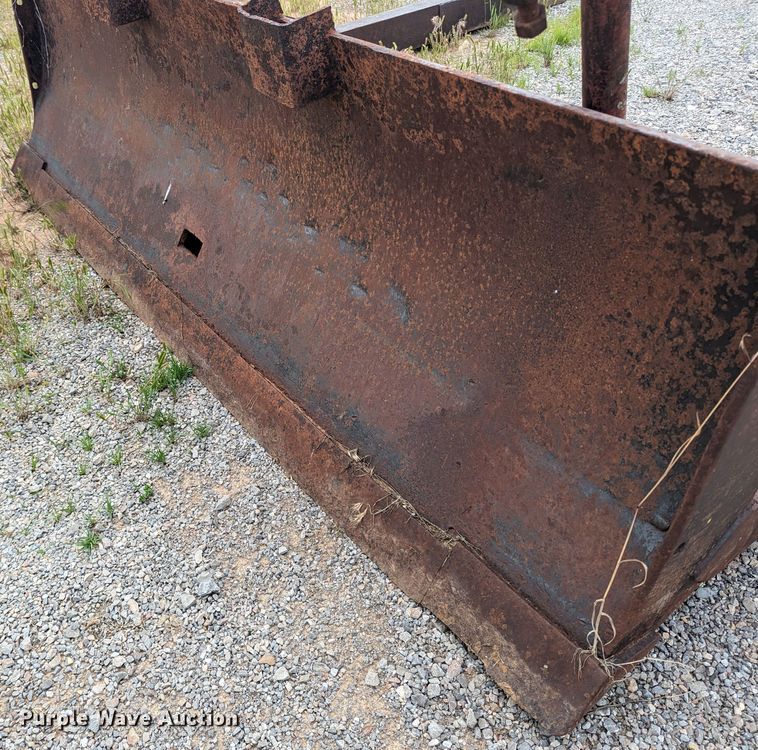 image for item MO9040 International T9  dozer