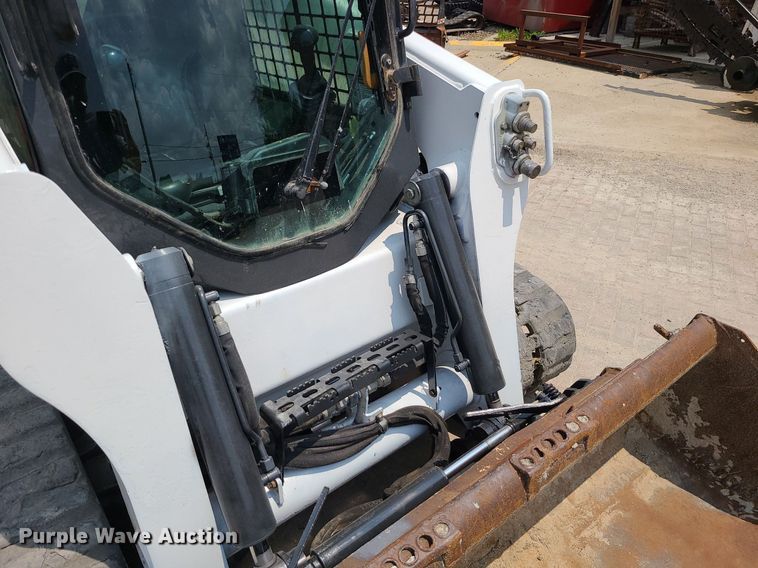 image for item MO9856 2014 Bobcat T770  tracked skid steer loader