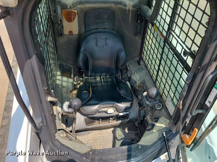 image for item MO9856 2014 Bobcat T770  tracked skid steer loader