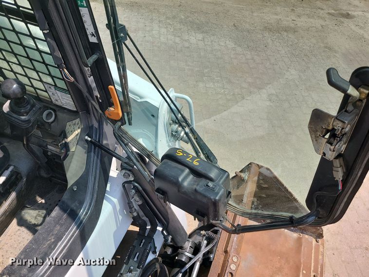 image for item MO9856 2014 Bobcat T770  tracked skid steer loader