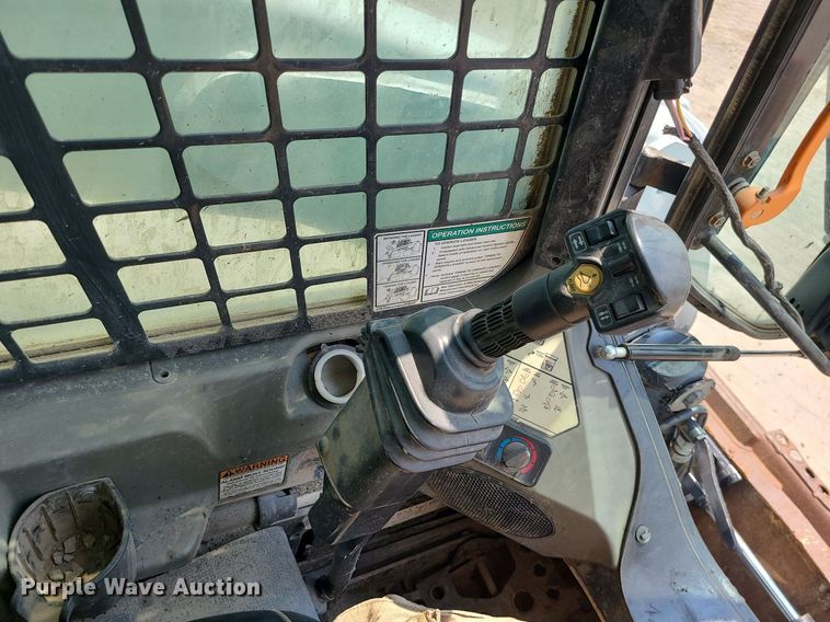 image for item MO9856 2014 Bobcat T770  tracked skid steer loader