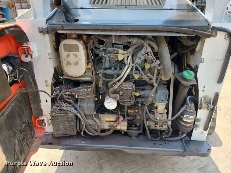 image for item MO9856 2014 Bobcat T770  tracked skid steer loader