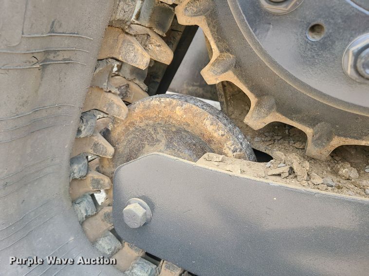 image for item MO9856 2014 Bobcat T770  tracked skid steer loader