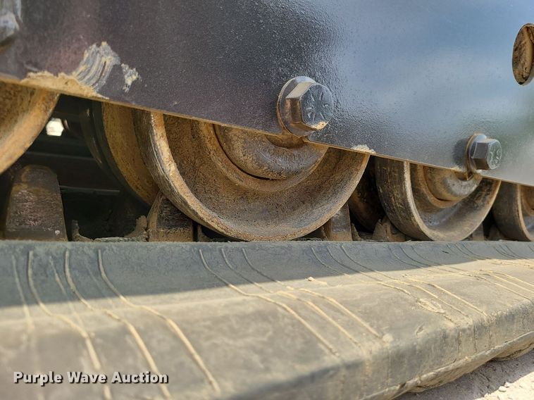 image for item MO9856 2014 Bobcat T770  tracked skid steer loader