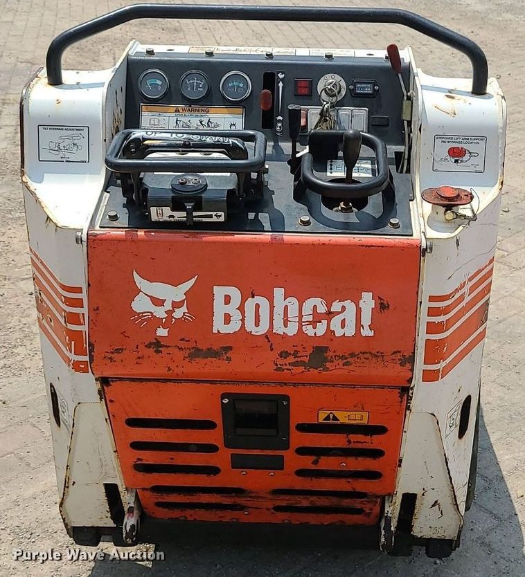 image for item MO9858 2012 Bobcat MT55  compact utility loader