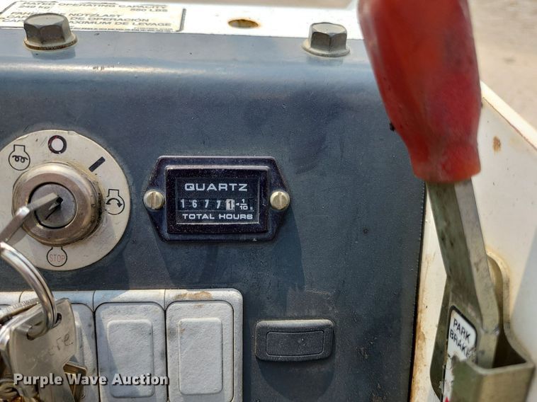 image for item MO9858 2012 Bobcat MT55  compact utility loader