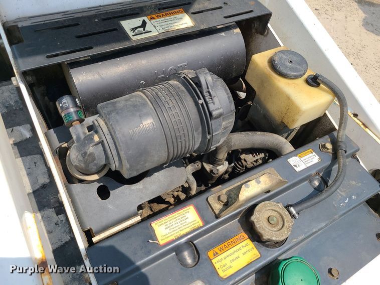 image for item MO9858 2012 Bobcat MT55  compact utility loader