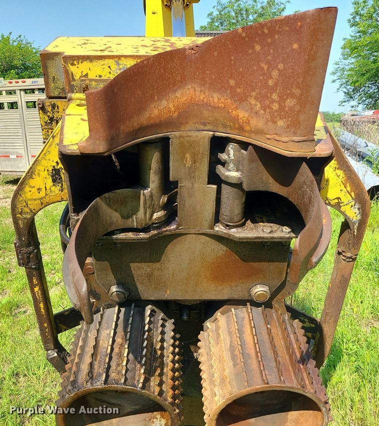 image for item MO9863 Harvester