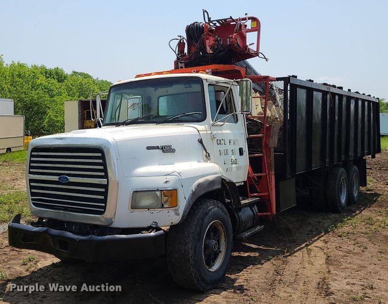 image for item MO9870 1997 Ford LTS9000  crane truck