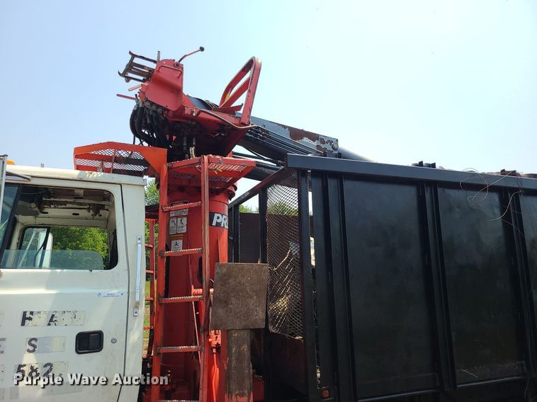image for item MO9870 1997 Ford LTS9000  crane truck