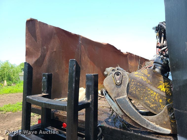 image for item MO9870 1997 Ford LTS9000  crane truck