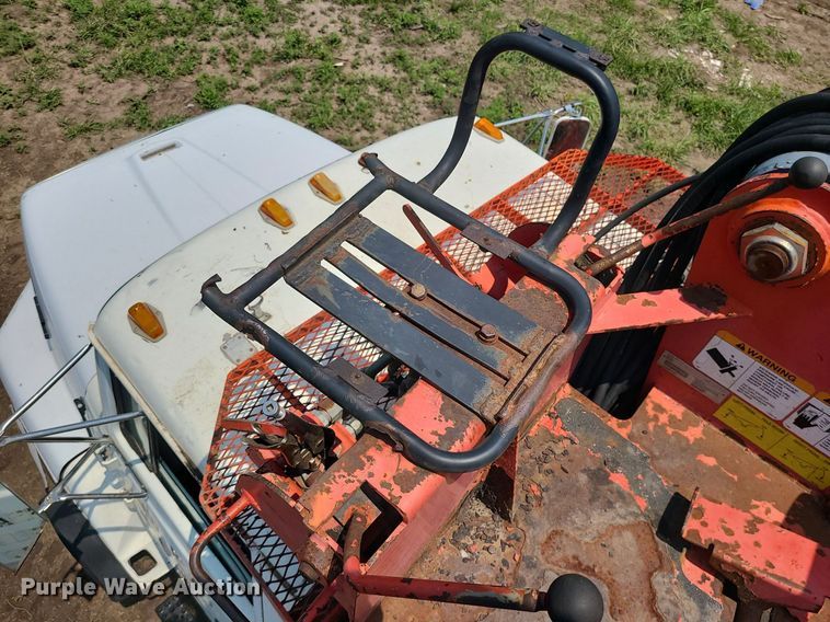 image for item MO9870 1997 Ford LTS9000  crane truck