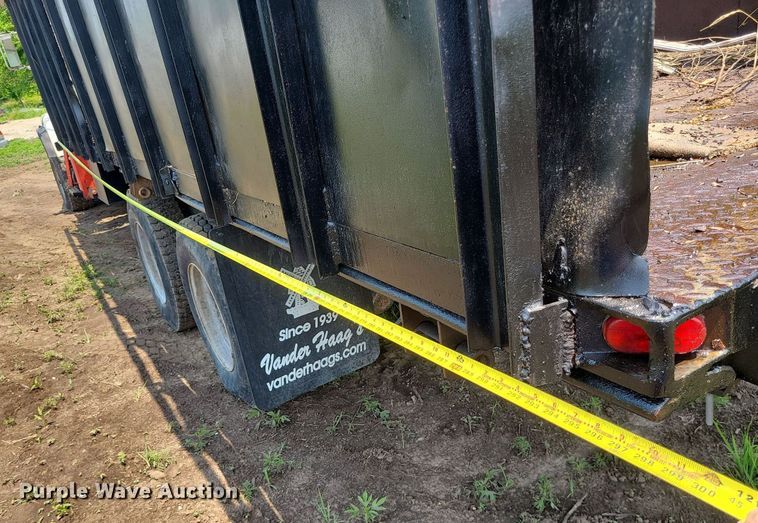 image for item MO9870 1997 Ford LTS9000  crane truck