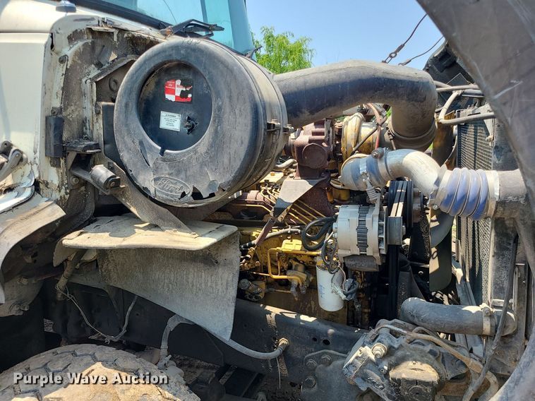 image for item MO9870 1997 Ford LTS9000  crane truck