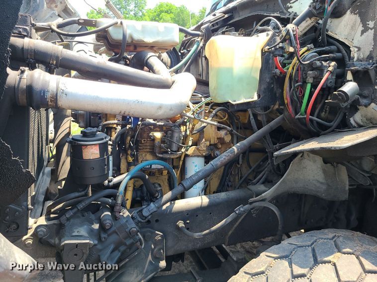 image for item MO9870 1997 Ford LTS9000  crane truck