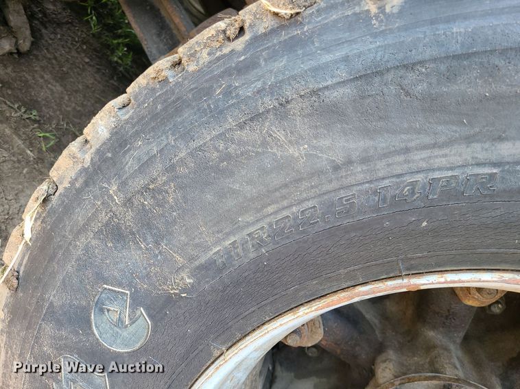 image for item MO9870 1997 Ford LTS9000  crane truck