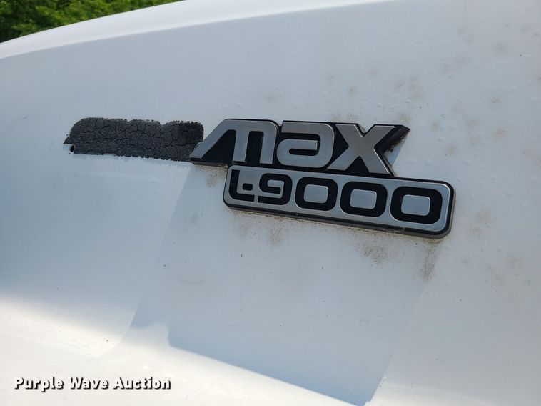 image for item MO9870 1997 Ford LTS9000  crane truck