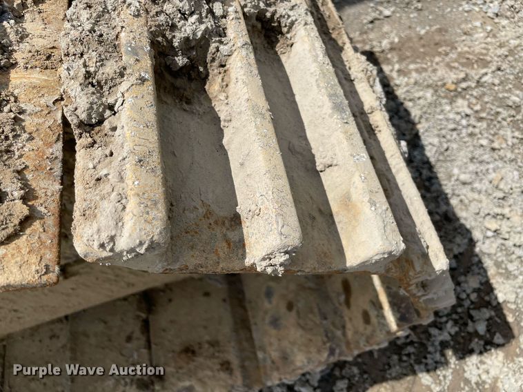 image for item MR9066 Kobelco SK350LC-9E  excavator