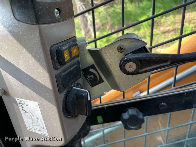 image for item MR9077 2013 Case TV380  tracked skid steer loader