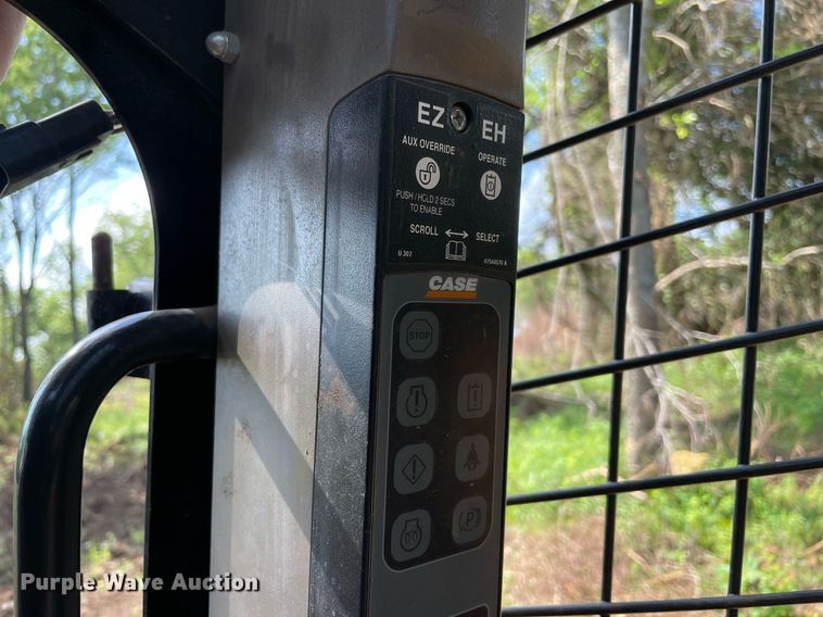 image for item MR9077 2013 Case TV380  tracked skid steer loader