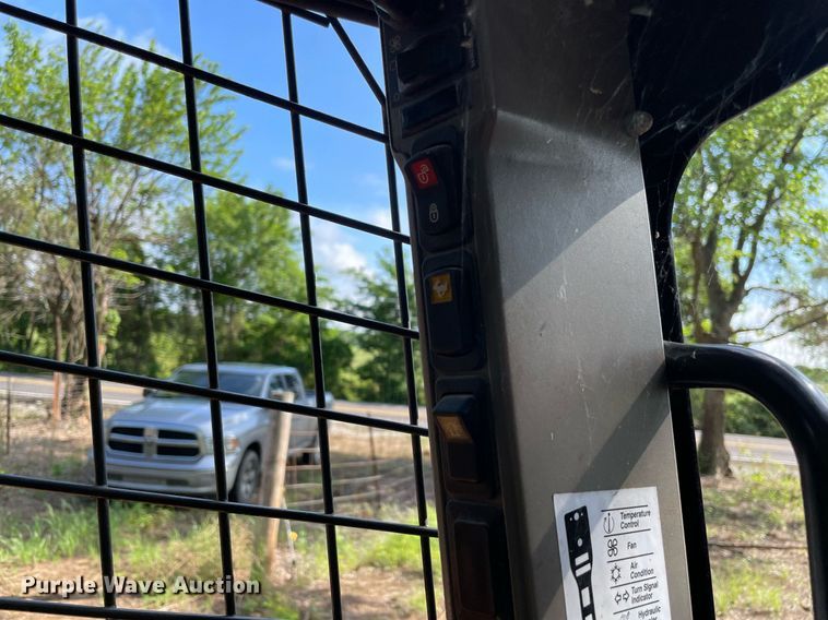 image for item MR9077 2013 Case TV380  tracked skid steer loader