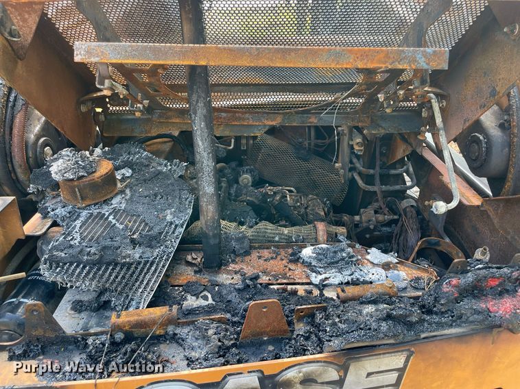 image for item MR9077 2013 Case TV380  tracked skid steer loader