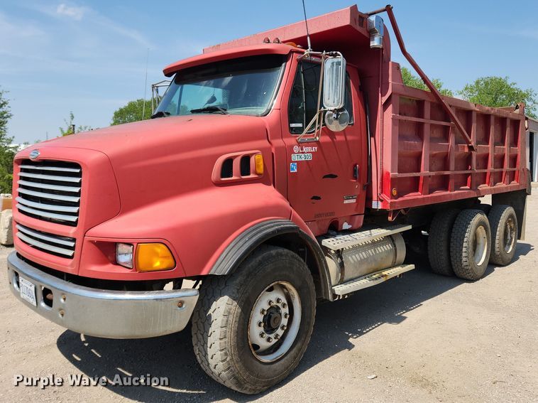 image for item MW9735 2000 Sterling L8513  dump truck