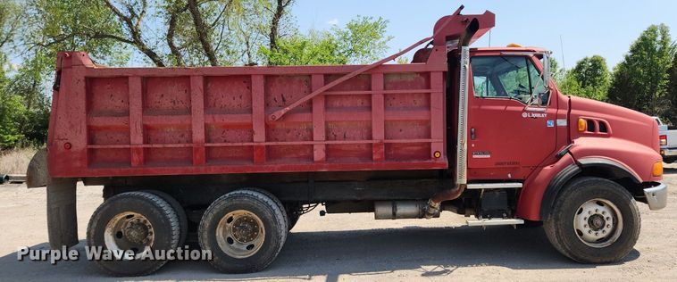 image for item MW9735 2000 Sterling L8513  dump truck