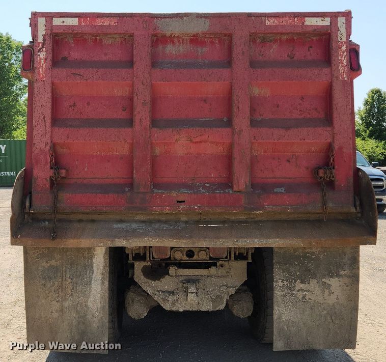 image for item MW9735 2000 Sterling L8513  dump truck