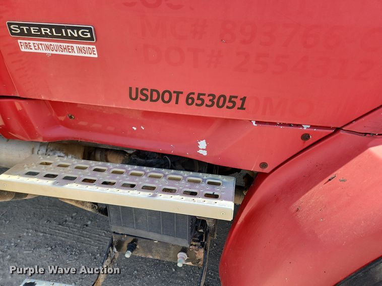 image for item MW9735 2000 Sterling L8513  dump truck