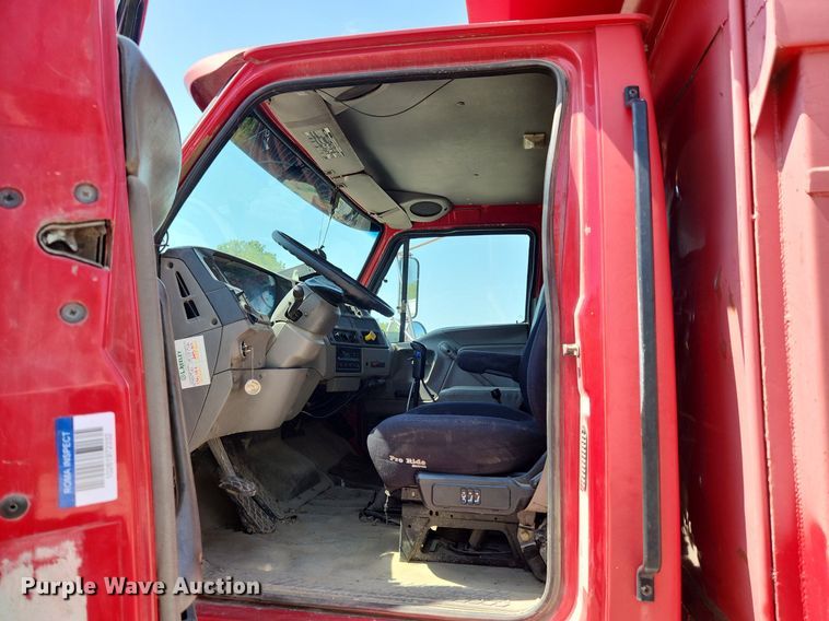 image for item MW9735 2000 Sterling L8513  dump truck