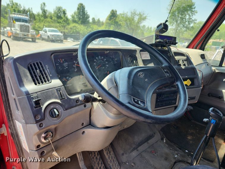 image for item MW9735 2000 Sterling L8513  dump truck