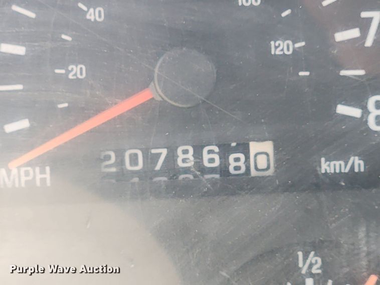 image for item MW9735 2000 Sterling L8513  dump truck