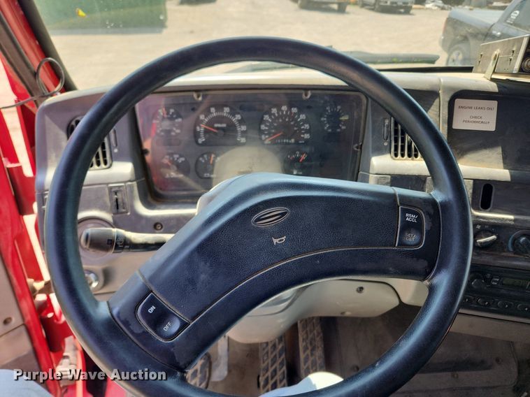 image for item MW9735 2000 Sterling L8513  dump truck