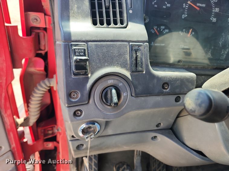 image for item MW9735 2000 Sterling L8513  dump truck