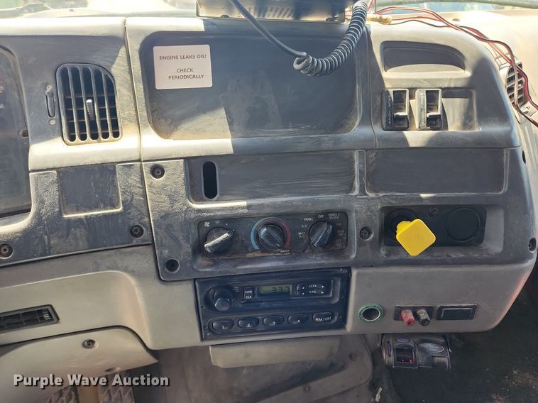 image for item MW9735 2000 Sterling L8513  dump truck