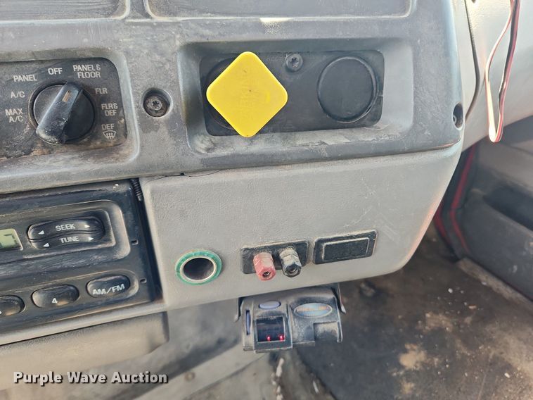 image for item MW9735 2000 Sterling L8513  dump truck