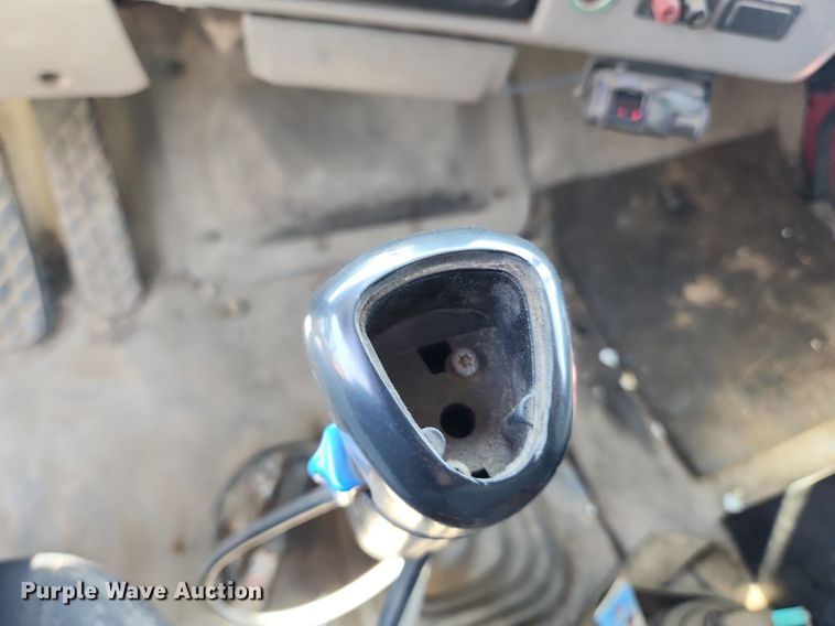 image for item MW9735 2000 Sterling L8513  dump truck