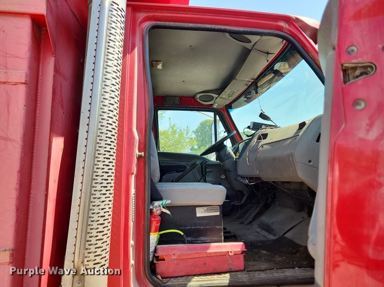 image for item MW9735 2000 Sterling L8513  dump truck