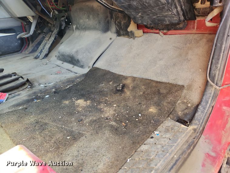 image for item MW9735 2000 Sterling L8513  dump truck