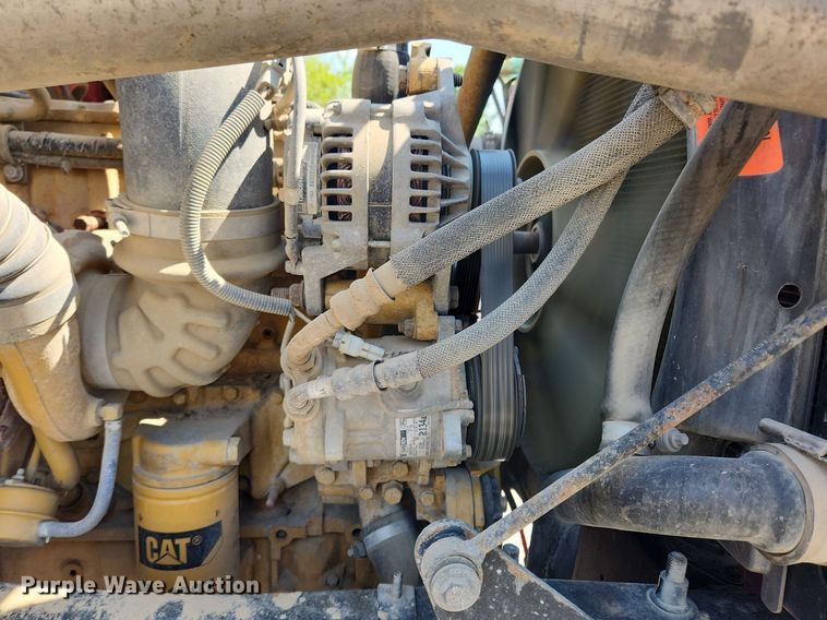 image for item MW9735 2000 Sterling L8513  dump truck