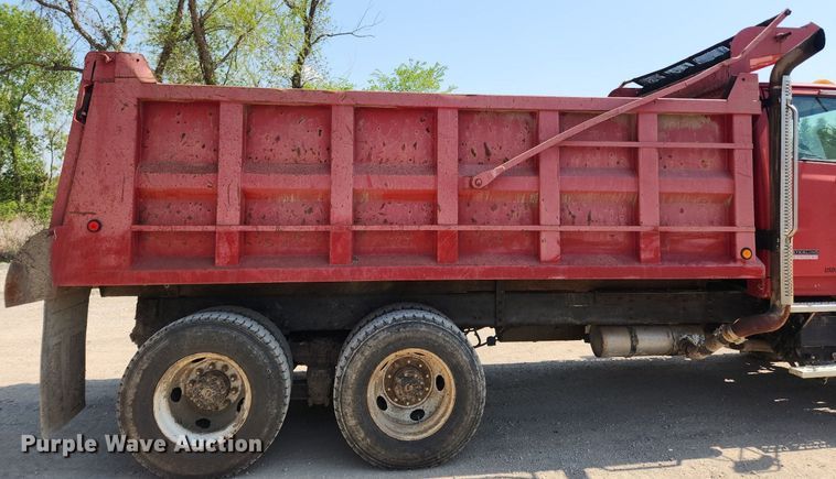 image for item MW9735 2000 Sterling L8513  dump truck
