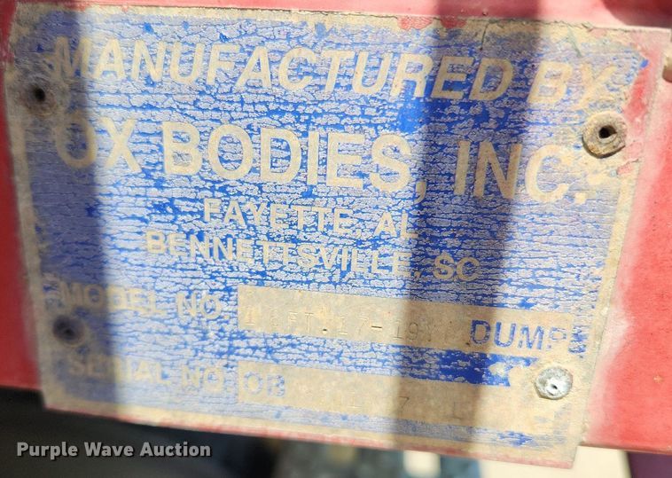 image for item MW9735 2000 Sterling L8513  dump truck