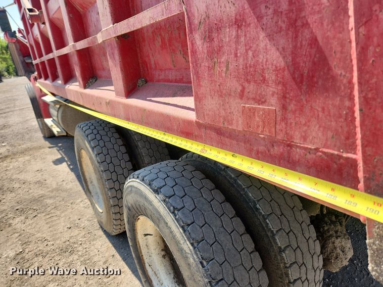 image for item MW9735 2000 Sterling L8513  dump truck