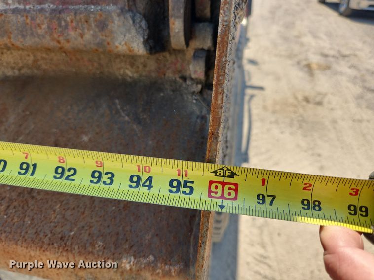 image for item MW9735 2000 Sterling L8513  dump truck