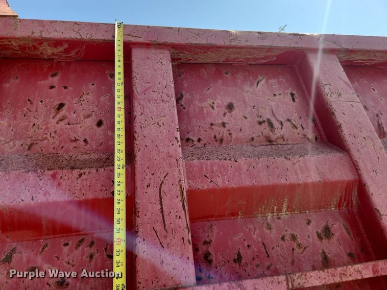 image for item MW9735 2000 Sterling L8513  dump truck