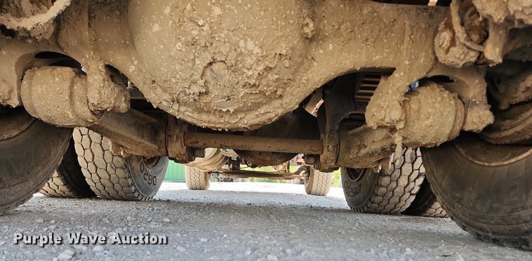 image for item MW9735 2000 Sterling L8513  dump truck