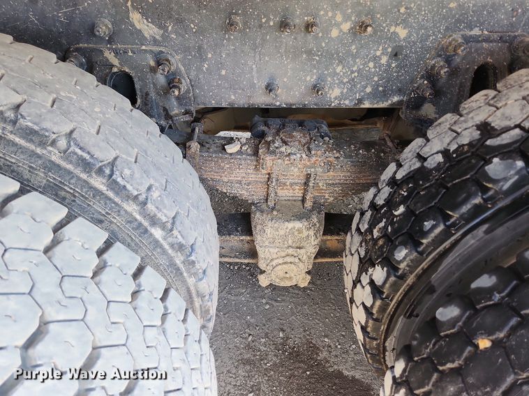 image for item MW9735 2000 Sterling L8513  dump truck