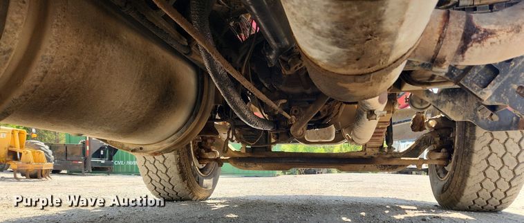 image for item MW9735 2000 Sterling L8513  dump truck