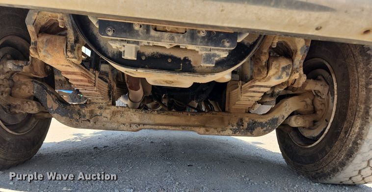 image for item MW9735 2000 Sterling L8513  dump truck